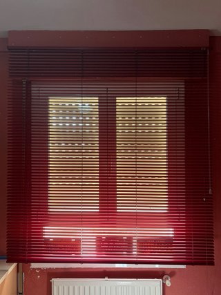 Persiana veneciana aluminio roja