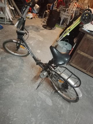 Bicicleta plegable negra