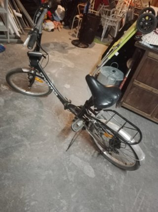 Bicicleta plegable negra