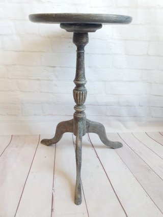 Mesa auxiliar vintage restaurada madera maciza