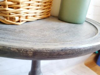 Mesa auxiliar vintage restaurada madera maciza