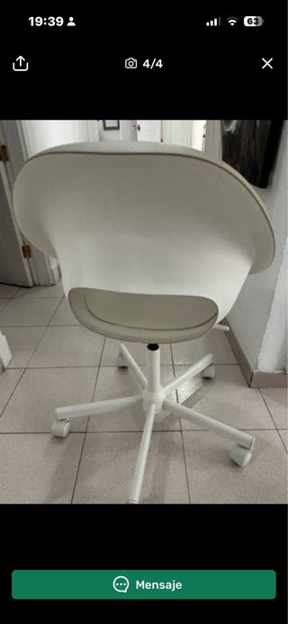 Silla de oficina beige y blanca