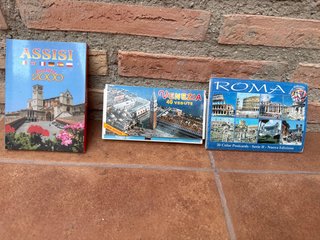 Set di cartoline postali di Roma, Assisi e Venezia