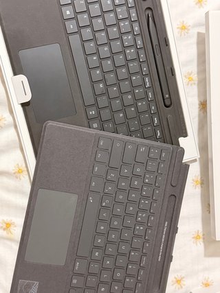 Pacchetto Microsoft Surface Pro 8 + Tastiera e Penna