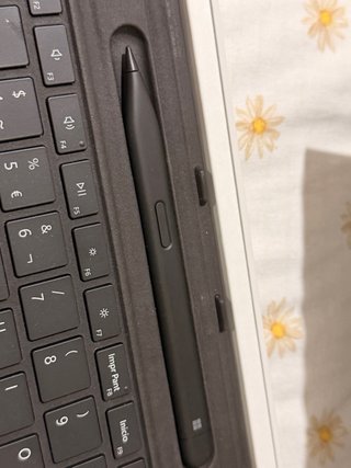 Pacchetto Microsoft Surface Pro 8 + Tastiera e Penna