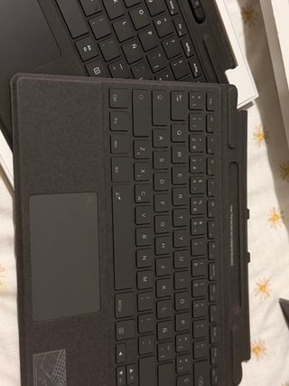 Pacchetto Microsoft Surface Pro 8 + Tastiera e Penna