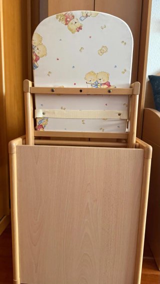 Trona de madera convertible