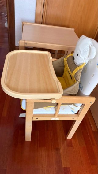 Trona de madera convertible