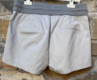 Pantalón corto Zara gris Talla M