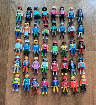 40 Muñecos Playmobil Variados