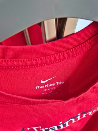 Camiseta Nike Dri-FIT hombre. Talla M.