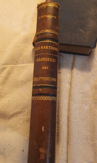 Antiguo libro 1861: Los Mártires