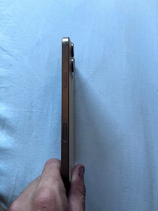 iPhone 16 Pro Max + Accesorios