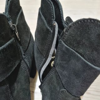 Botines negros mujer tacón y hebilla