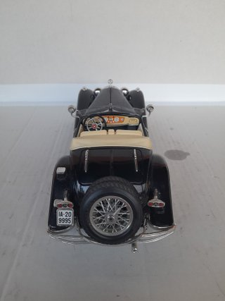 1/18 MODELLO MERCEDES BENZ 500 K BLACK BURAGO