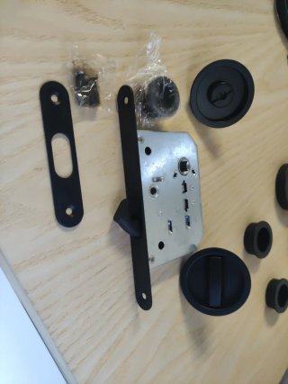 Kit cerradura puerta corredera pico loro Negra