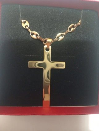 Conjunto Collar y Pulsera Cruz chapado en Oro 18K