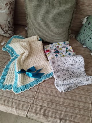 Mantitas de bebé tejidas y de muselina precio de 3