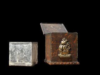 ANTIGUA CAJA EDUARDIANA DE TABACO TUDOR REVIVAL