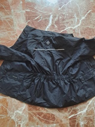 Chaqueta pantalones y protector zapatos tucano
