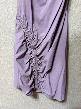 Vestido rosa fruncido