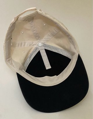 Gorra Adidas Blanca y Negra. Original!