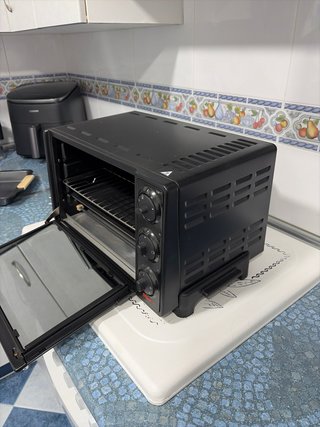 Horno Eléctrico DeLonghi Negro