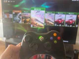 Xbox 360 Slim Negra + Mando + Juegos