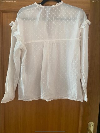 Blusa blanca volantes C&A
