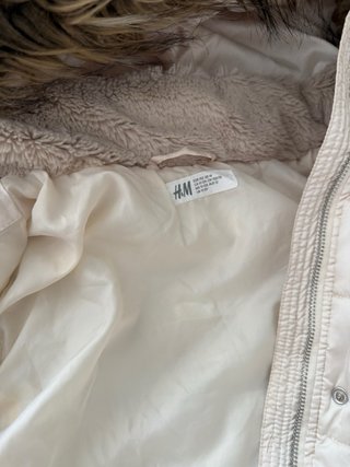 Chaqueta niña beige con capucha