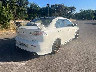Mitsubishi Lancer Look Evo