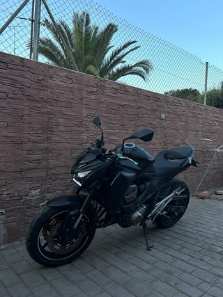 Kawasaki Z800e Negra