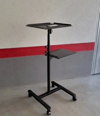 Soporte para ordenador y proyector