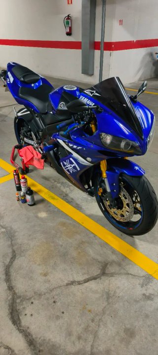 Yamaha R1 Azul