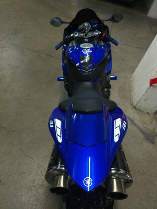 Yamaha R1 Azul