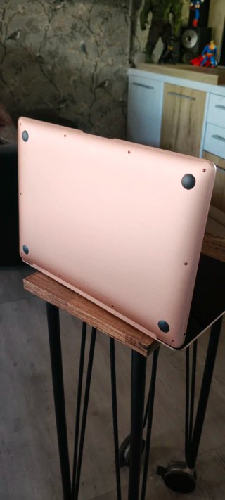 MacBook Apple