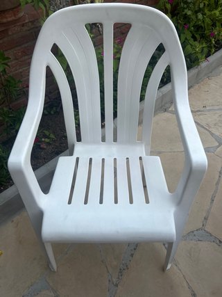 Tavolo da Giardino Rotondo Bianco con due sedie