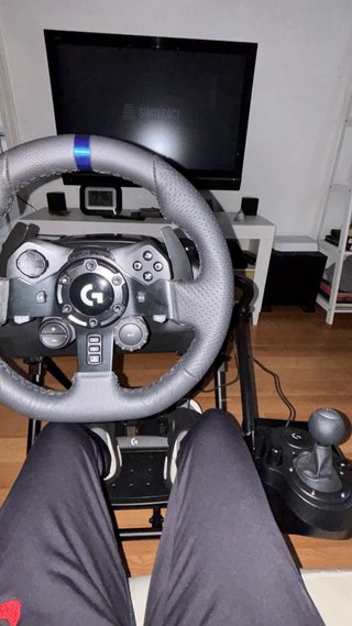 Volante Logitech G923 SE con Pedales y Shifter