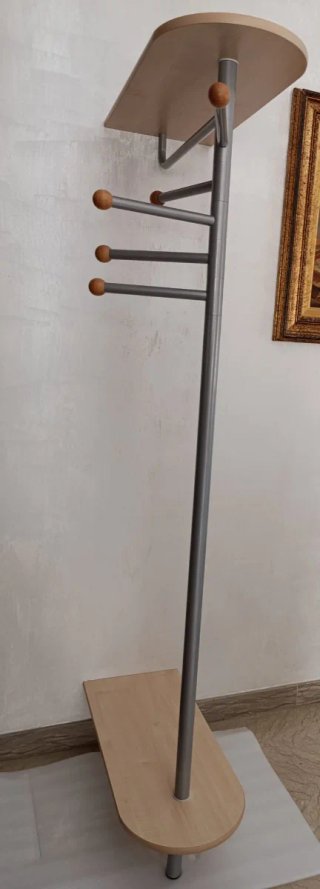 Appendiabiti Ikea con mensola e porta asciugamani