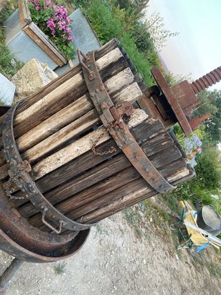 Prensa de vino antigua de madera