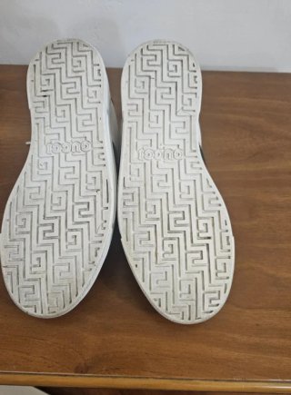 Sneakers Gucci bianche con strisce verdi e rosse