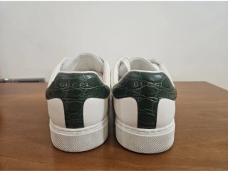 Sneakers Gucci bianche con strisce verdi e rosse