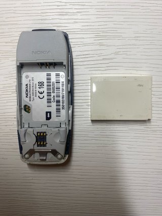 Lote 4 cellulari vintage Nokia 3310, Ericsson T28s...