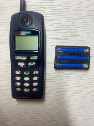 Lote 4 cellulari vintage Nokia 3310, Ericsson T28s...