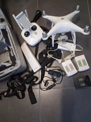 2 Drones DJI Phantom 4