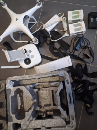 2 Drones DJI Phantom 4