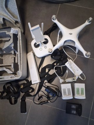 2 Drones DJI Phantom 4