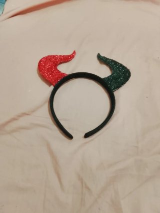 Diadema cuernos rojos y verdes