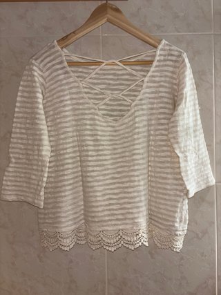 Jersey de rayas beige con encaje