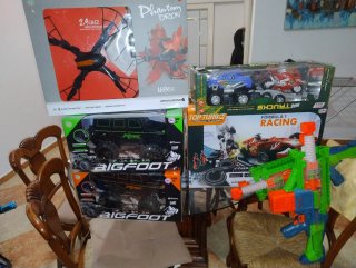 Lote Juguetes: Dron, 2 Bigfoot, F1 Racing
